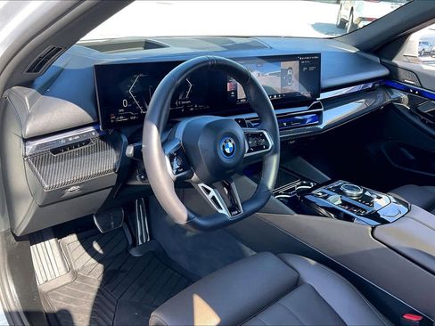 Used 2026 BMW 550e xDrive w/ Premium Package image 14