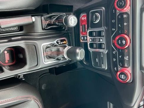 Used 2021 Jeep Gladiator Rubicon image 12