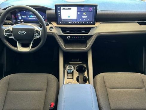 Used 2025 Ford Explorer Active RWD image 13
