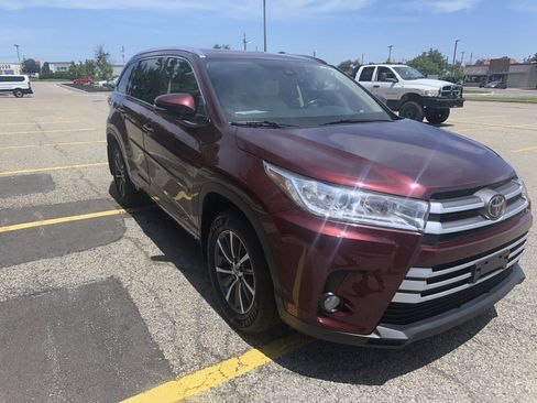 Used 2018 Toyota Highlander XLE w/ Protection Package #3 AWD/4WD image 14