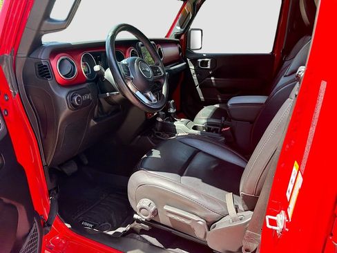 Used 2019 Jeep Wrangler Unlimited Rubicon w/ Dual Top Group AWD/4WD image 23