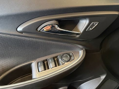 Used 2018 Chevrolet Malibu LS FWD image 18