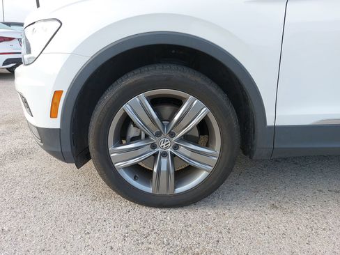 Used 2021 Volkswagen Tiguan SEL AWD/4WD image 11