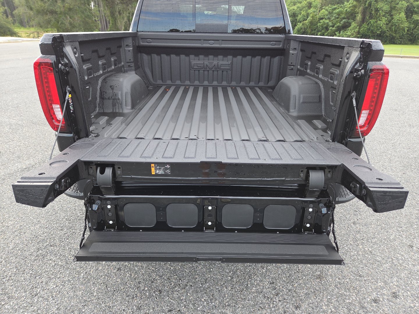 New 2026 GMC Sierra 1500 AT4 w/ Technology Package AWD/4WD image 23