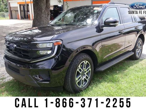 Used 2025 Ford Expedition Active AWD/4WD image 1