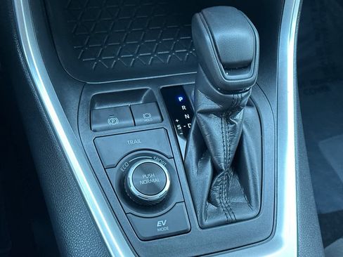 Used 2025 Toyota RAV4 LE image 23