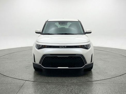 Used 2025 Kia Soul LX w/ LX Technology Package FWD image 2