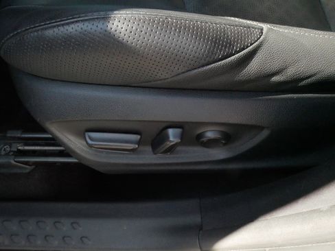 Used 2020 Toyota C-HR Limited image 20