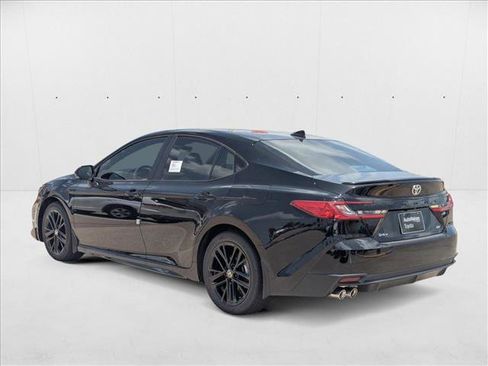 New 2025 Toyota Camry SE image 9
