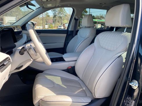 Used 2024 Hyundai Palisade Limited FWD image 11