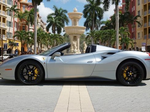 Used 2018 Ferrari 488 Spider RWD image 5