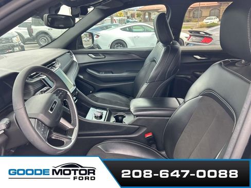 Used 2023 Jeep Grand Cherokee Altitude AWD/4WD image 5