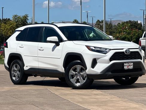 Used 2024 Toyota RAV4 LE AWD/4WD image 2