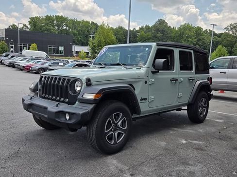 Used 2023 Jeep Wrangler Unlimited Sport AWD/4WD image 3