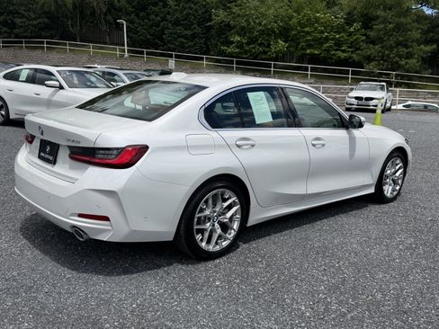 Certified 2025 BMW 330i xDrive Sedan AWD/4WD image 4