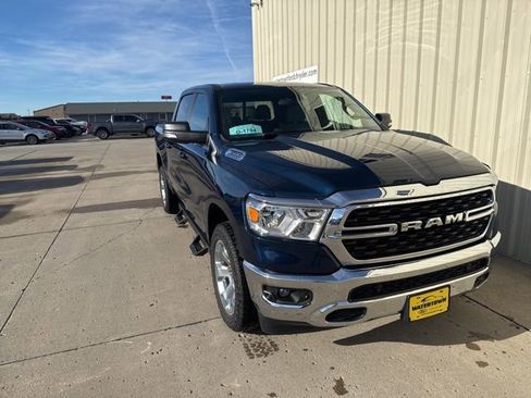 Used 2022 RAM 1500 4x4 Crew Cab image 2