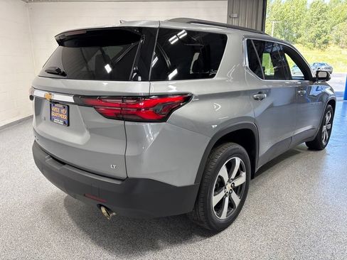 Used 2023 Chevrolet Traverse LT w/ LT Premium Package AWD/4WD image 7