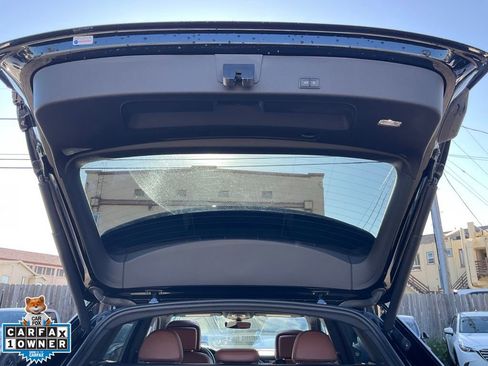 Used 2019 Audi e-tron Prestige w/ Prestige Package image 10