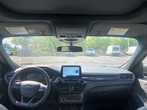 Used 2025 Ford Escape ST-Line w/ Cold Weather Package image 11