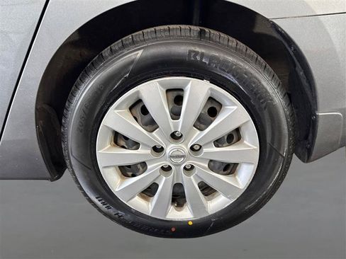 Used 2017 Nissan Sentra S FWD image 22