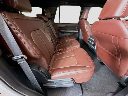 Used 2024 Ford Expedition Limited RWD image 31
