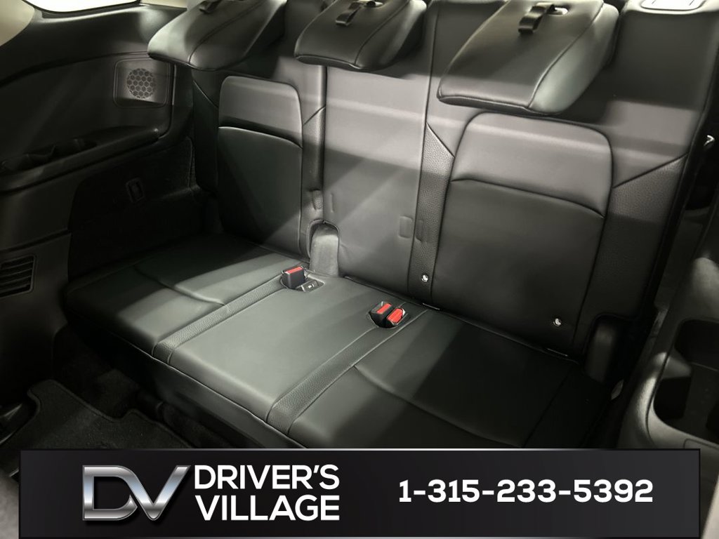 Used 2024 Nissan Pathfinder SL w/ SL Premium Package AWD/4WD image 22