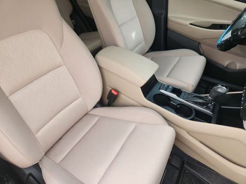 Used 2017 Hyundai Tucson Sport FWD image 14