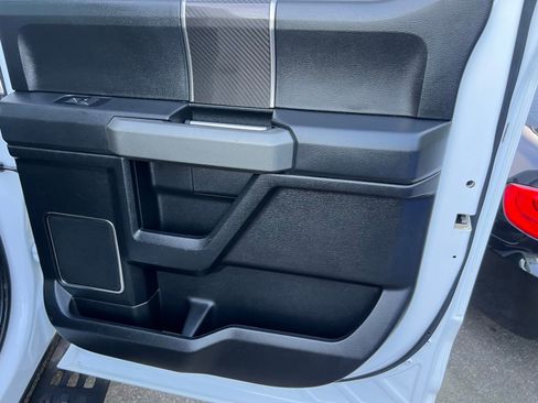 Used 2018 Ford F150 Raptor w/ Equipment Group 802A Luxury image 38