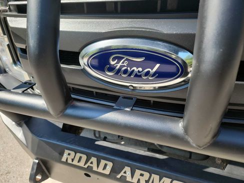 Used 2018 Ford F250 XL w/ Power Equipment Group AWD/4WD image 3