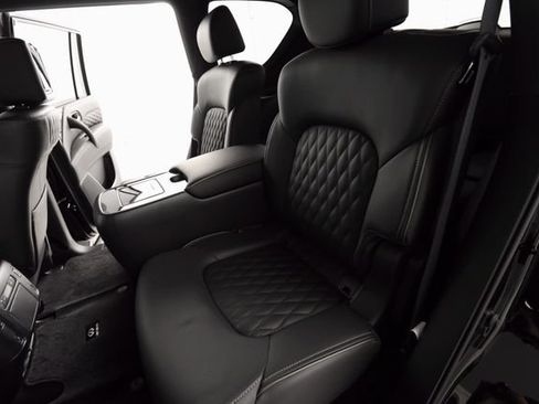 Used 2023 INFINITI QX80 Sensory AWD/4WD image 19