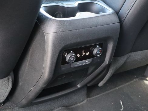 Used 2026 Chevrolet Traverse LT FWD image 24