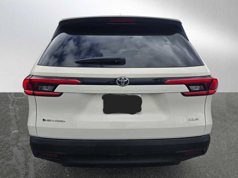 Used 2024 Toyota Grand Highlander XLE image 4