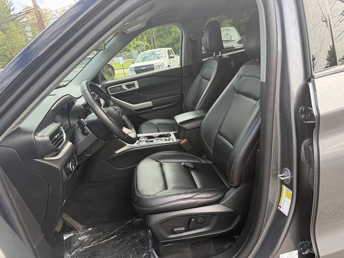Certified 2023 Ford Explorer XLT w/ Equipment Group 202A AWD/4WD image 12