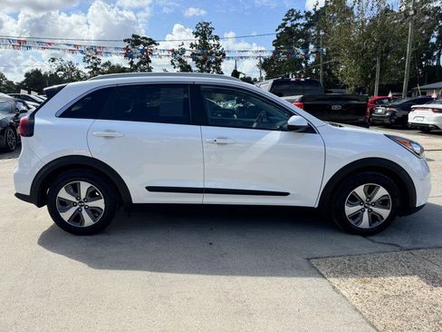 Used 2019 Kia Niro LX image 4