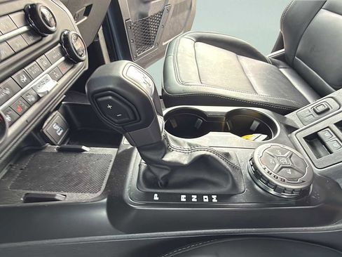 Used 2025 Ford Bronco Outer Banks image 24