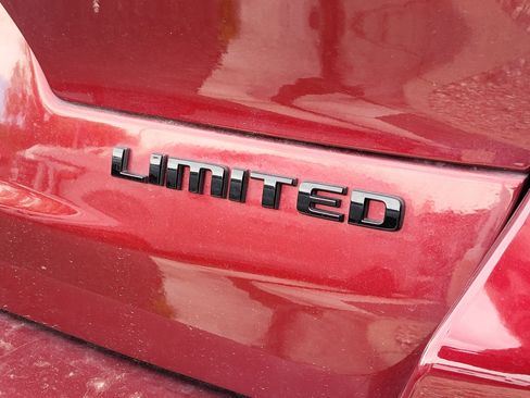 Used 2022 Jeep Grand Cherokee L Limited w/ Black Appearance Package image 14