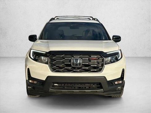 Used 2023 Honda Passport TrailSport image 2