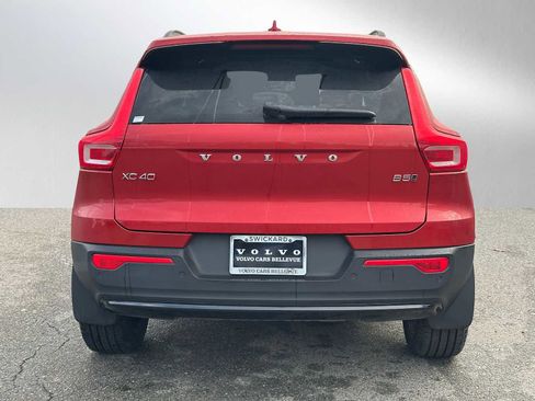 Certified 2024 Volvo XC40 B5 Plus w/ Protection Package Premier image 4