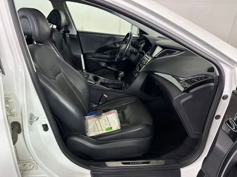 Used 2016 Hyundai Azera Limited image 28