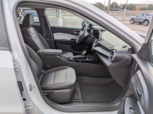 Used 2026 Chevrolet Trax LT image 21