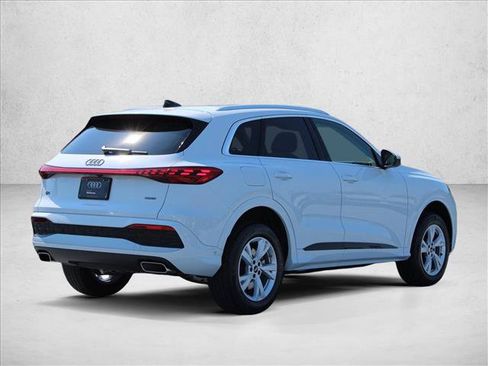 Certified 2025 Audi Q5 Premium w/ Convenience Package AWD/4WD image 7