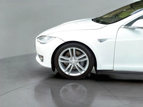 Used 2014 Tesla Model S 85 image 28