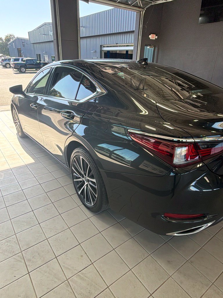 Used 2025 Lexus ES 350 w/ Premium Package FWD image 6