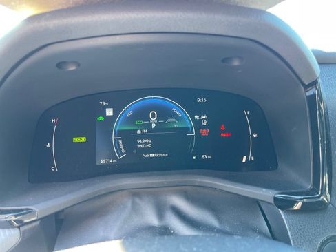 Used 2025 Toyota Camry SE FWD image 6