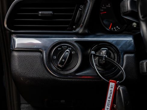 Used 2016 Porsche 911 Carrera image 17