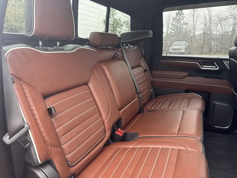 Used 2025 GMC Sierra 2500 Denali Ultimate image 33