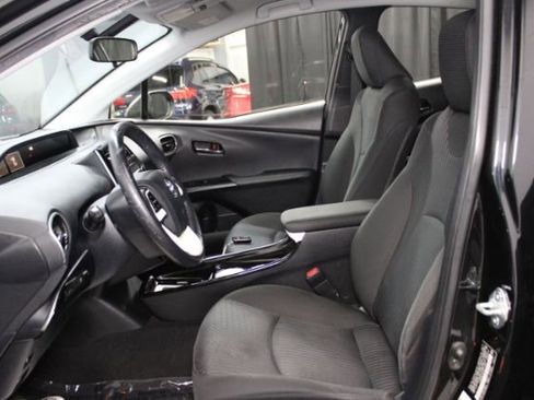 Used 2016 Toyota Prius Three image 11