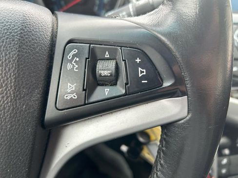 Used 2014 Chevrolet Cruze LT image 19