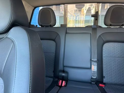 Used 2019 Chevrolet Colorado Z71 RWD image 16
