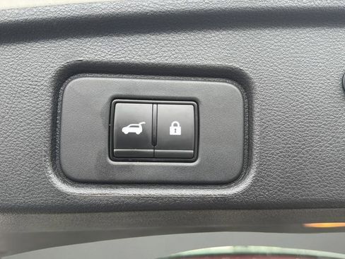 Certified 2023 Nissan Pathfinder SL AWD/4WD image 19